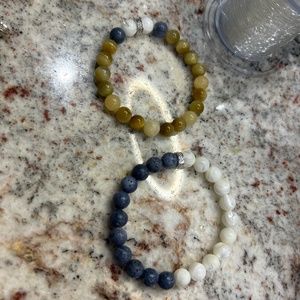 2 bracelets ✨